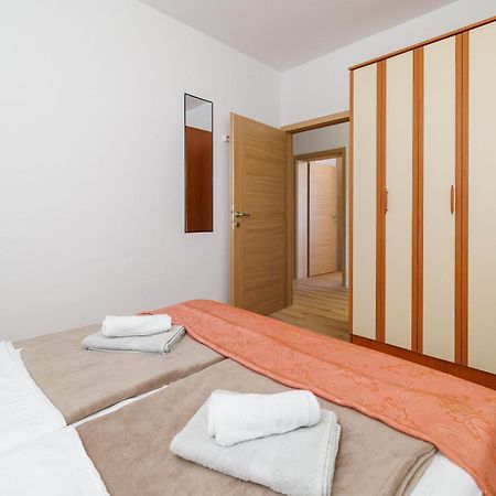 Apartments Star By The Sea Čižići Екстериор снимка