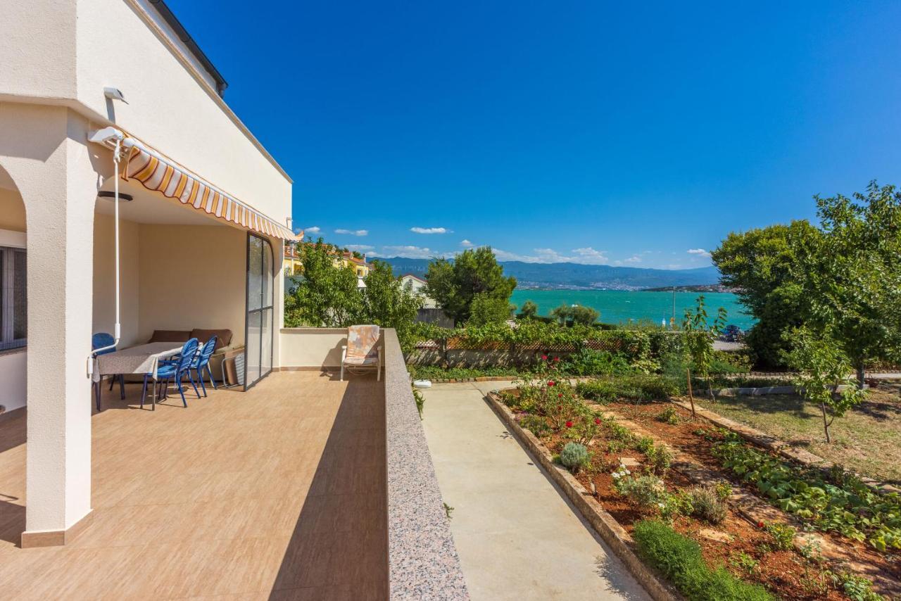 Apartments Star By The Sea Čižići Екстериор снимка