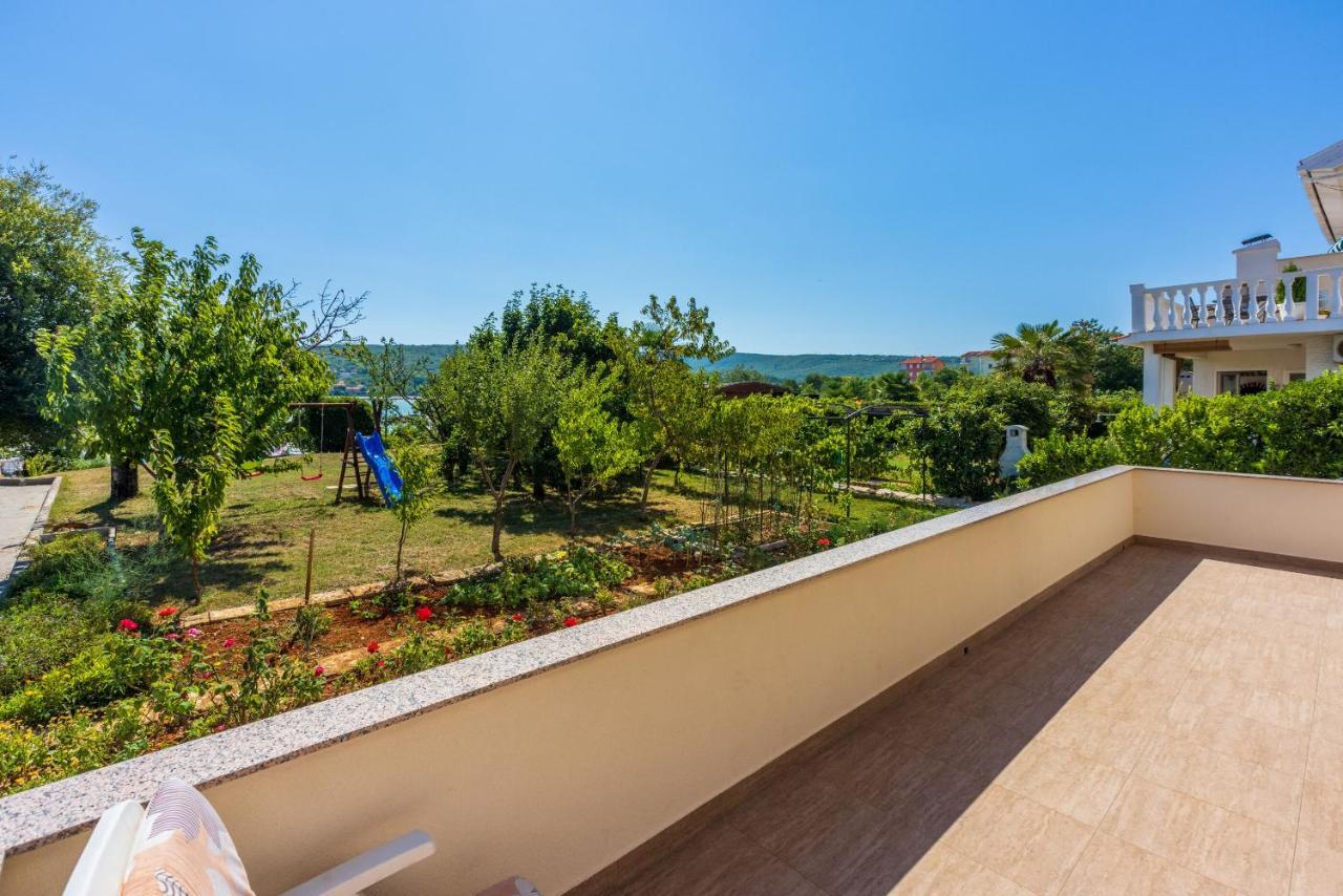 Apartments Star By The Sea Čižići Екстериор снимка
